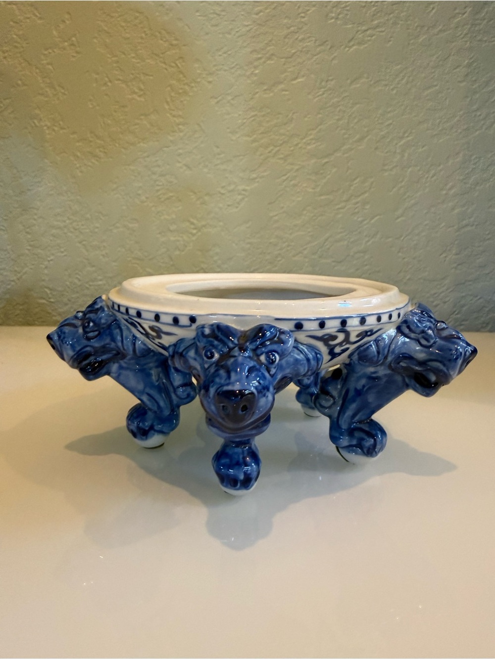 Blue Ceramic Foo Dog Tripod Classic dynasty Porcelain  Blue white best offer